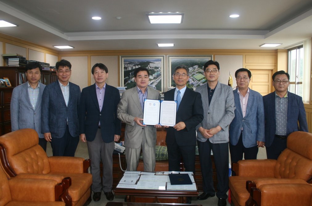 블룸필드대학 협약 단체사진.jpg